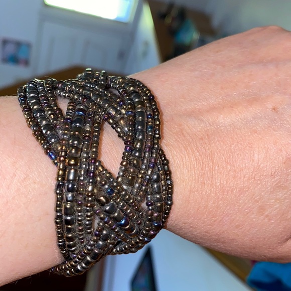 Metallic beaded cuff - Picture 4 of 6